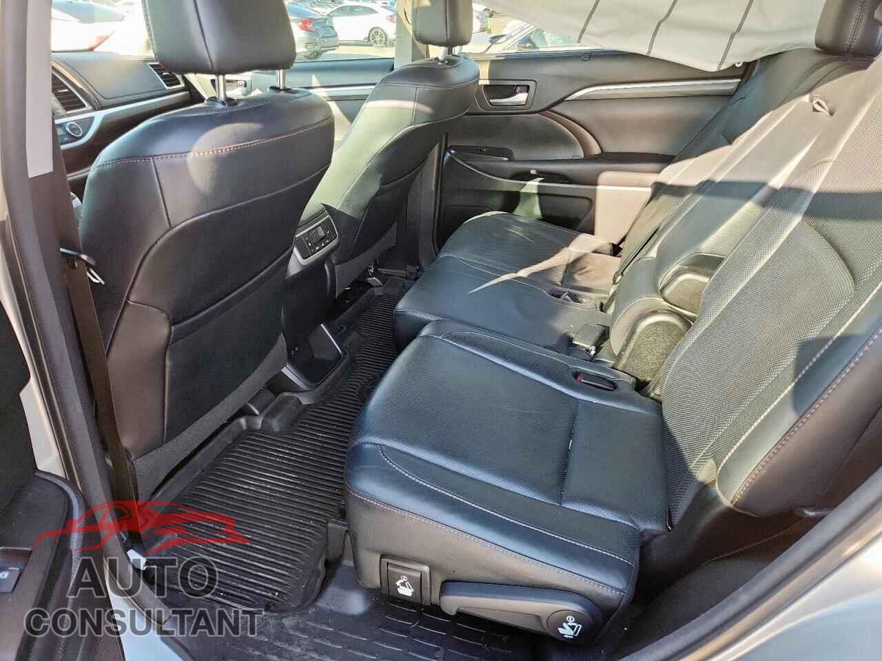 TOYOTA HIGHLANDER 2017 - 5TDYZRFHXHS196306