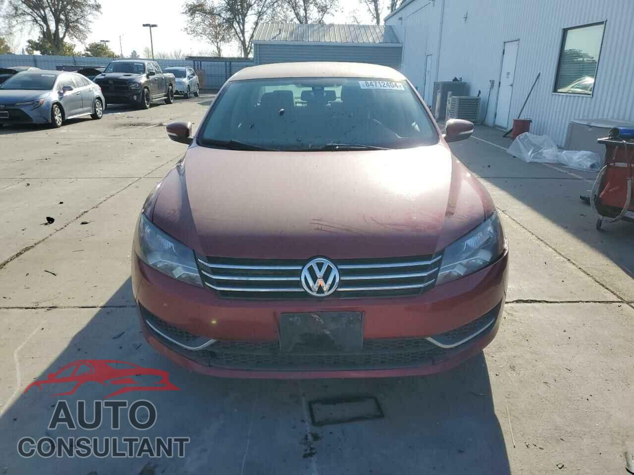 VOLKSWAGEN PASSAT 2015 - 1VWAT7A31FC008657