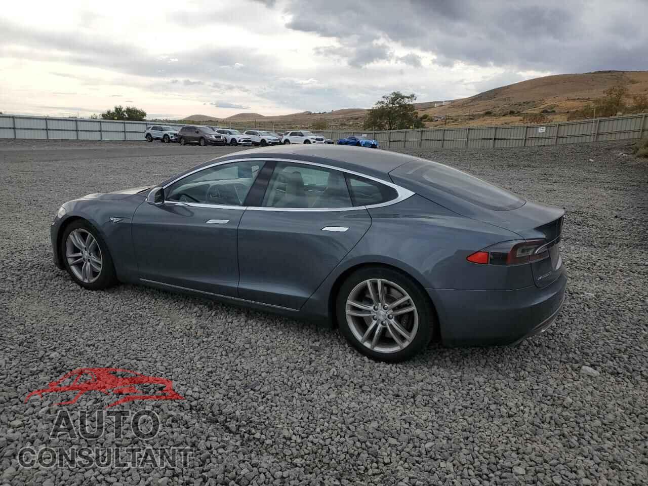 TESLA MODEL S 2013 - 5YJSA1CG8DFP03762