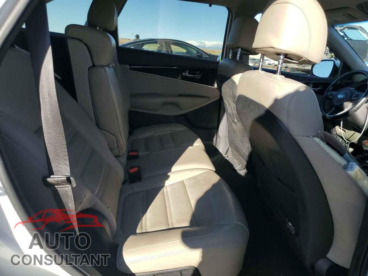 KIA SORENTO 2017 - 5XYPHDA59HG296778
