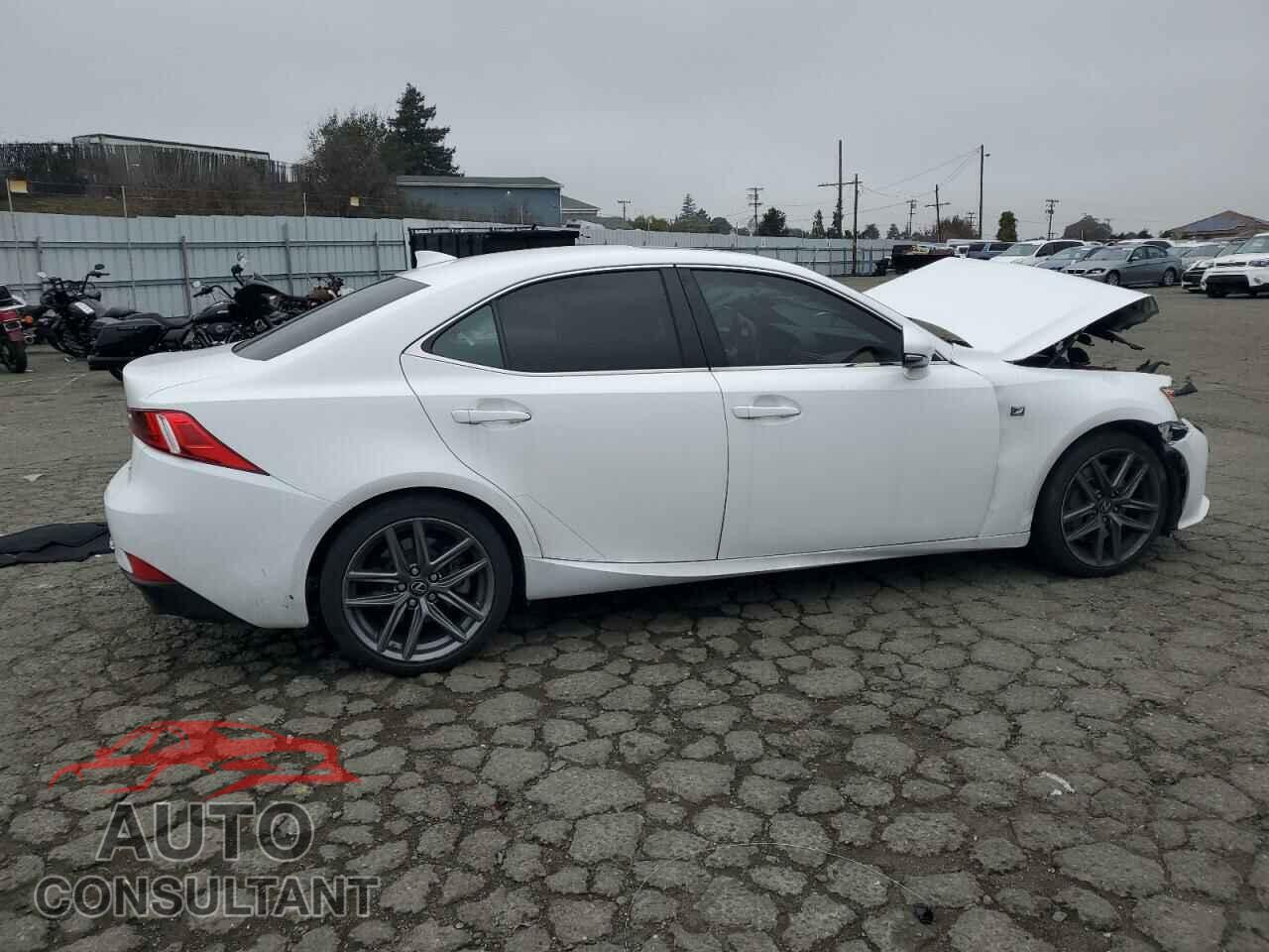 LEXUS IS 2014 - JTHBE1D24E5011040