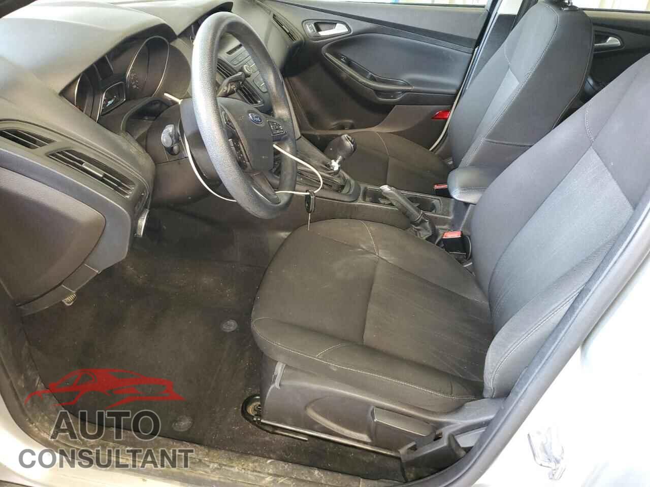 FORD FOCUS 2015 - 1FADP3FE3FL323344