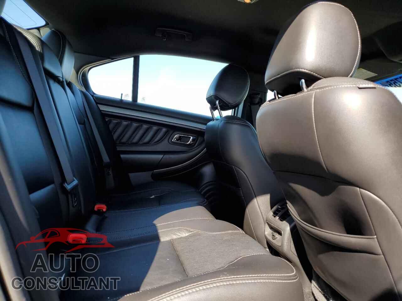 FORD TAURUS 2017 - 1FAHP2E84HG110955