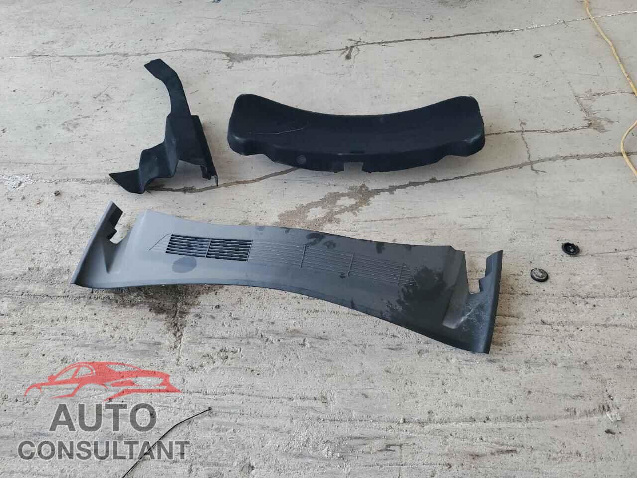 TESLA MODEL 3 2025 - 5YJ3E1EA1SF986357