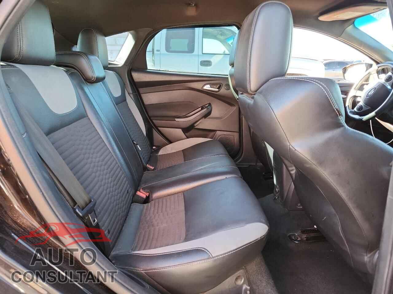 FORD FOCUS 2014 - 1FADP3L96EL224720