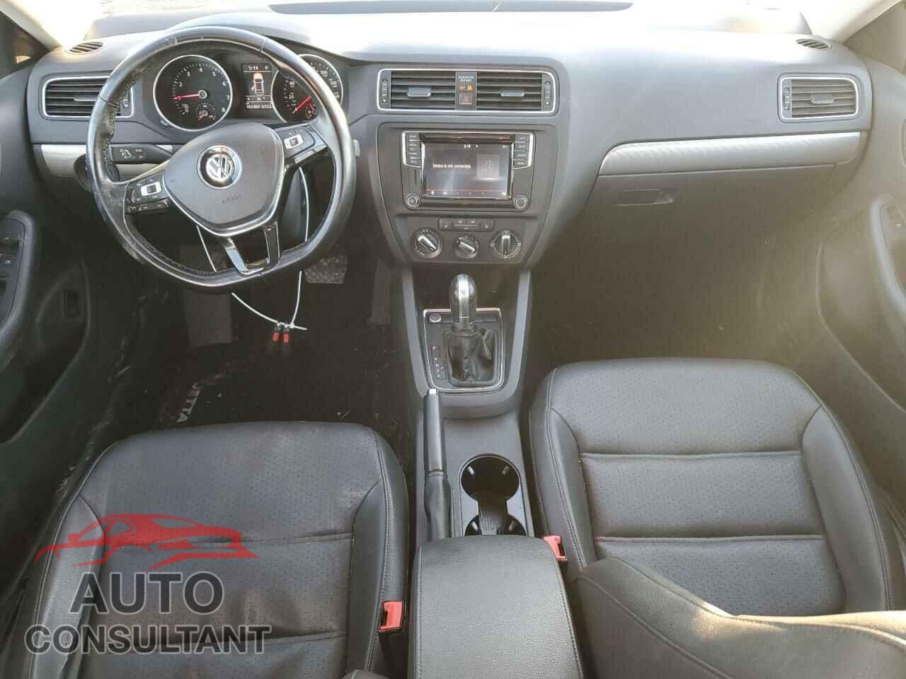 VOLKSWAGEN JETTA 2017 - 3VWDB7AJ5HM295808