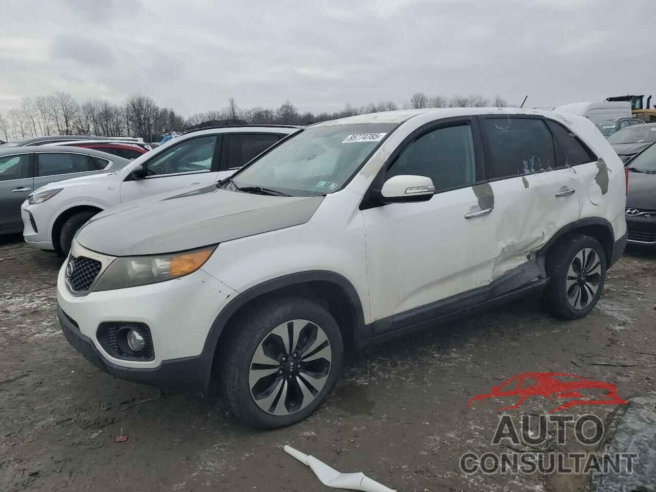 KIA SORENTO 2011 - 5XYKT3A19BG008345