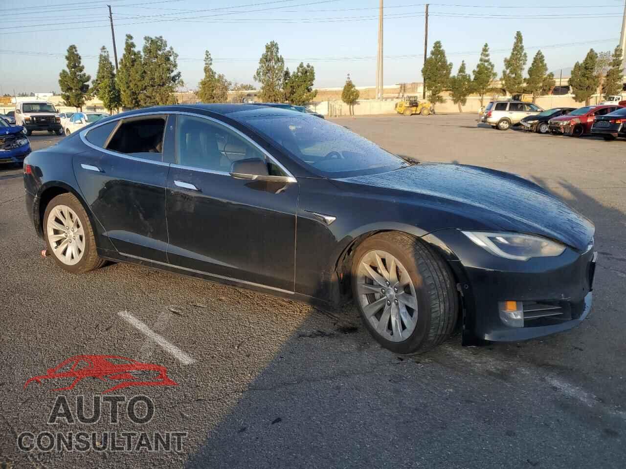 TESLA MODEL S 2018 - 5YJSA1E25JF293824