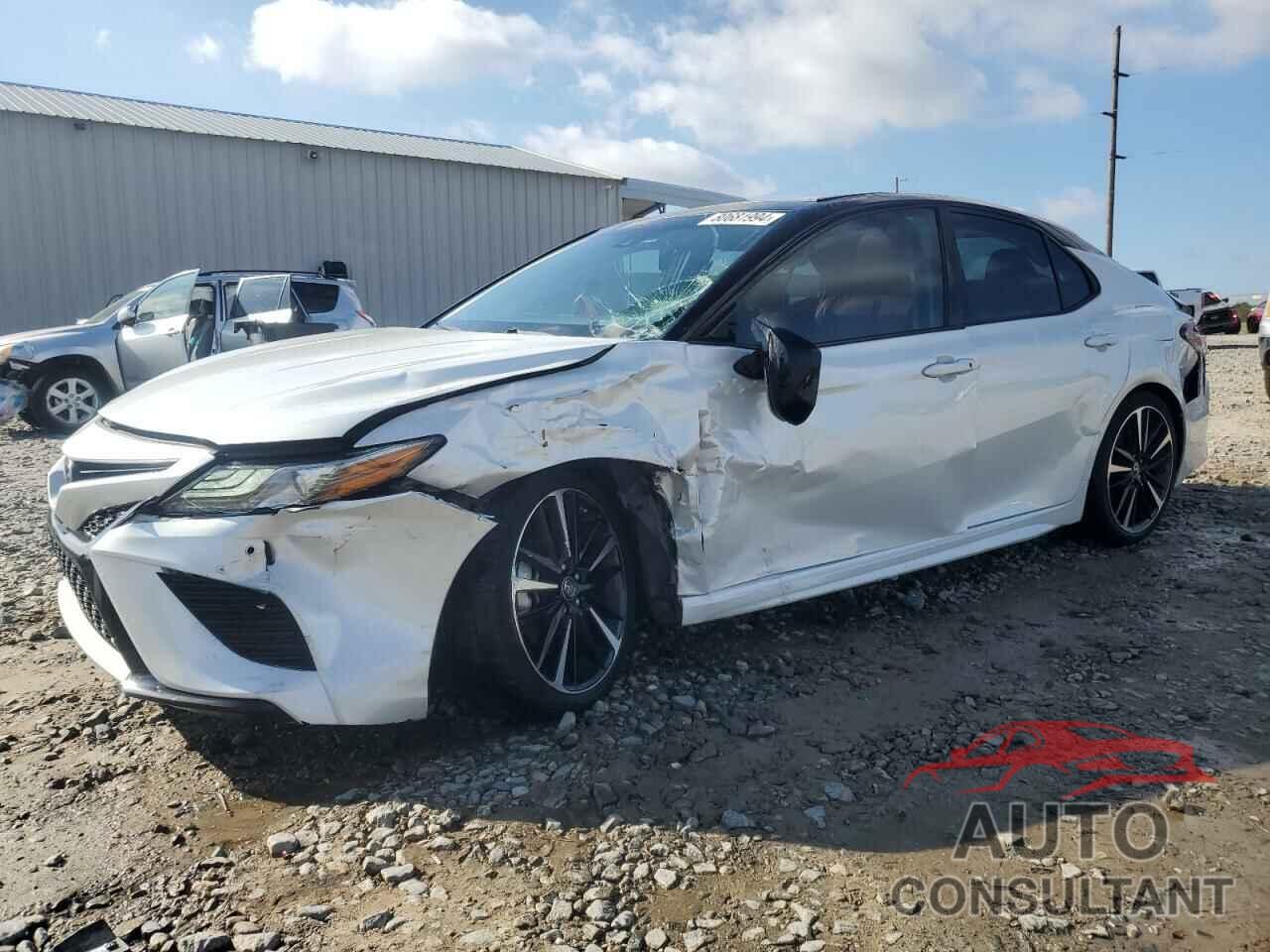 TOYOTA CAMRY 2018 - 4T1B61HK9JU071478