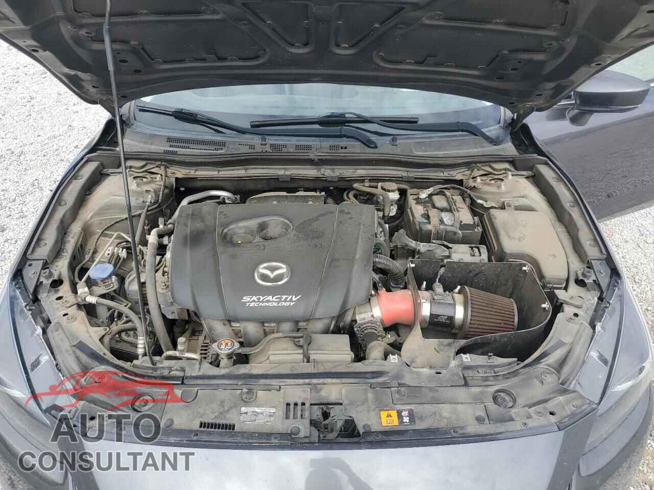 MAZDA 3 2018 - 3MZBN1M3XJM263063