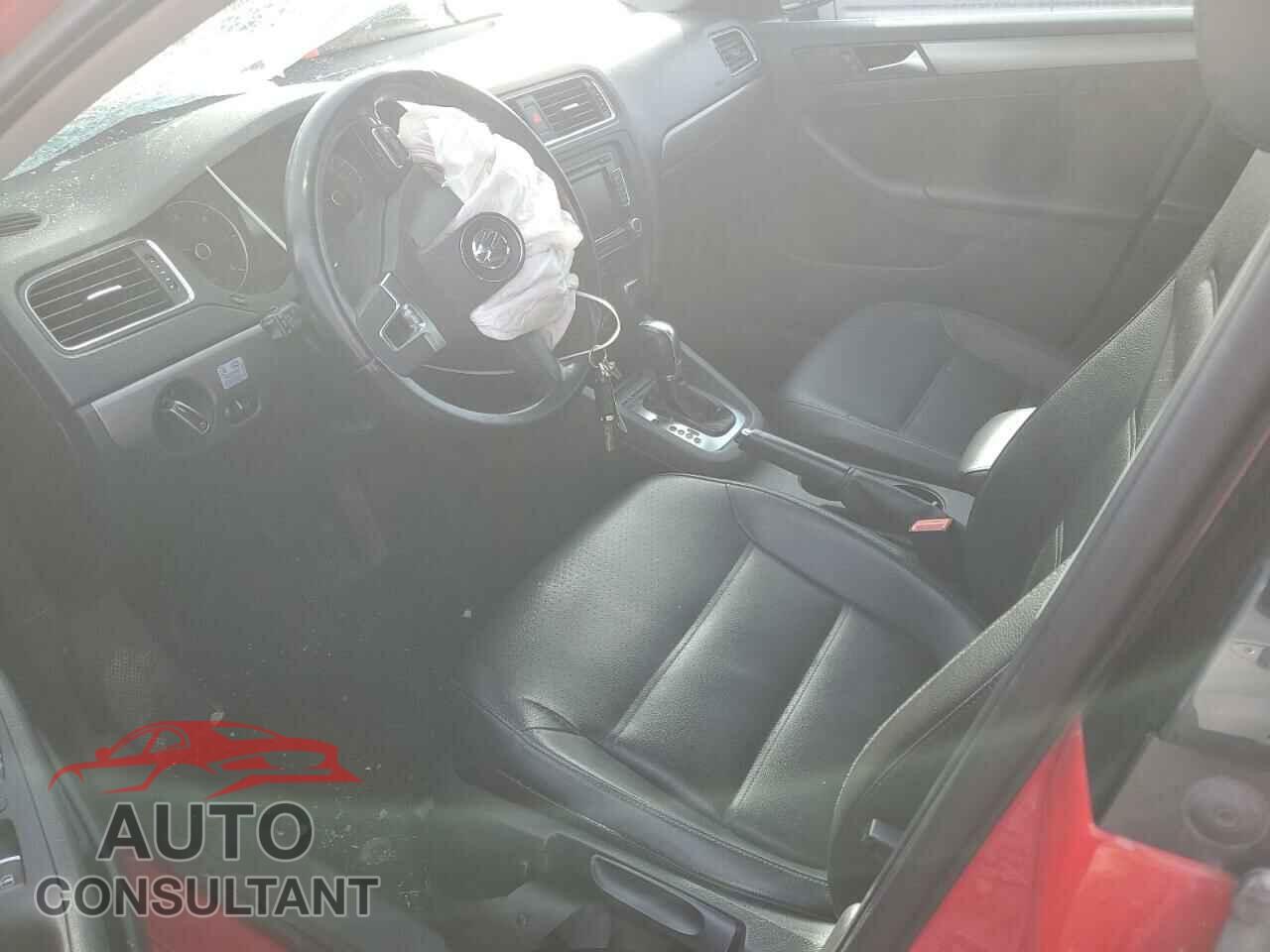 VOLKSWAGEN JETTA 2013 - 3VWLL7AJ1DM389204