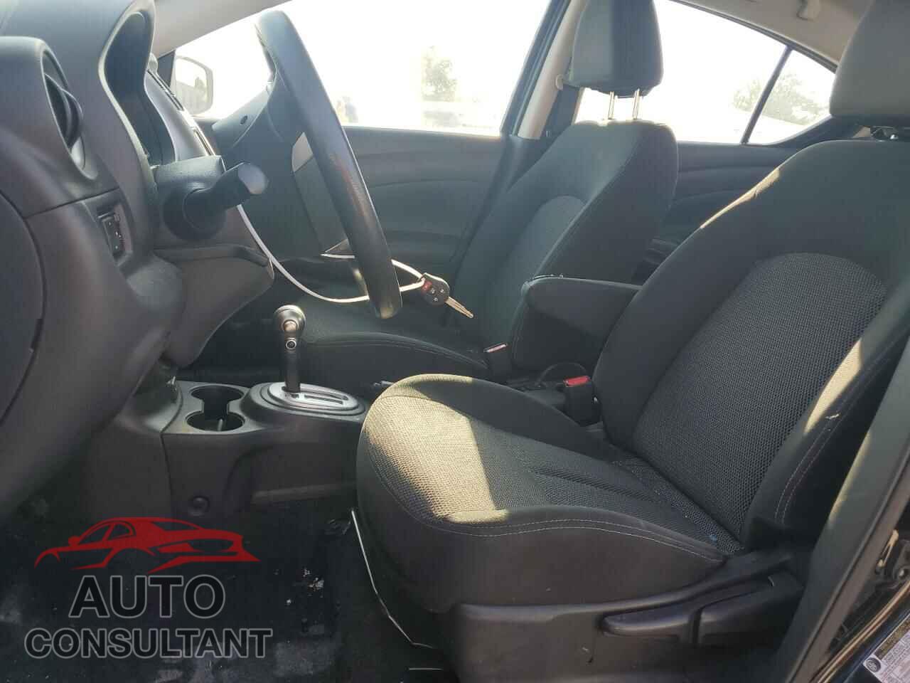 NISSAN VERSA 2019 - 3N1CN7AP3KL810086