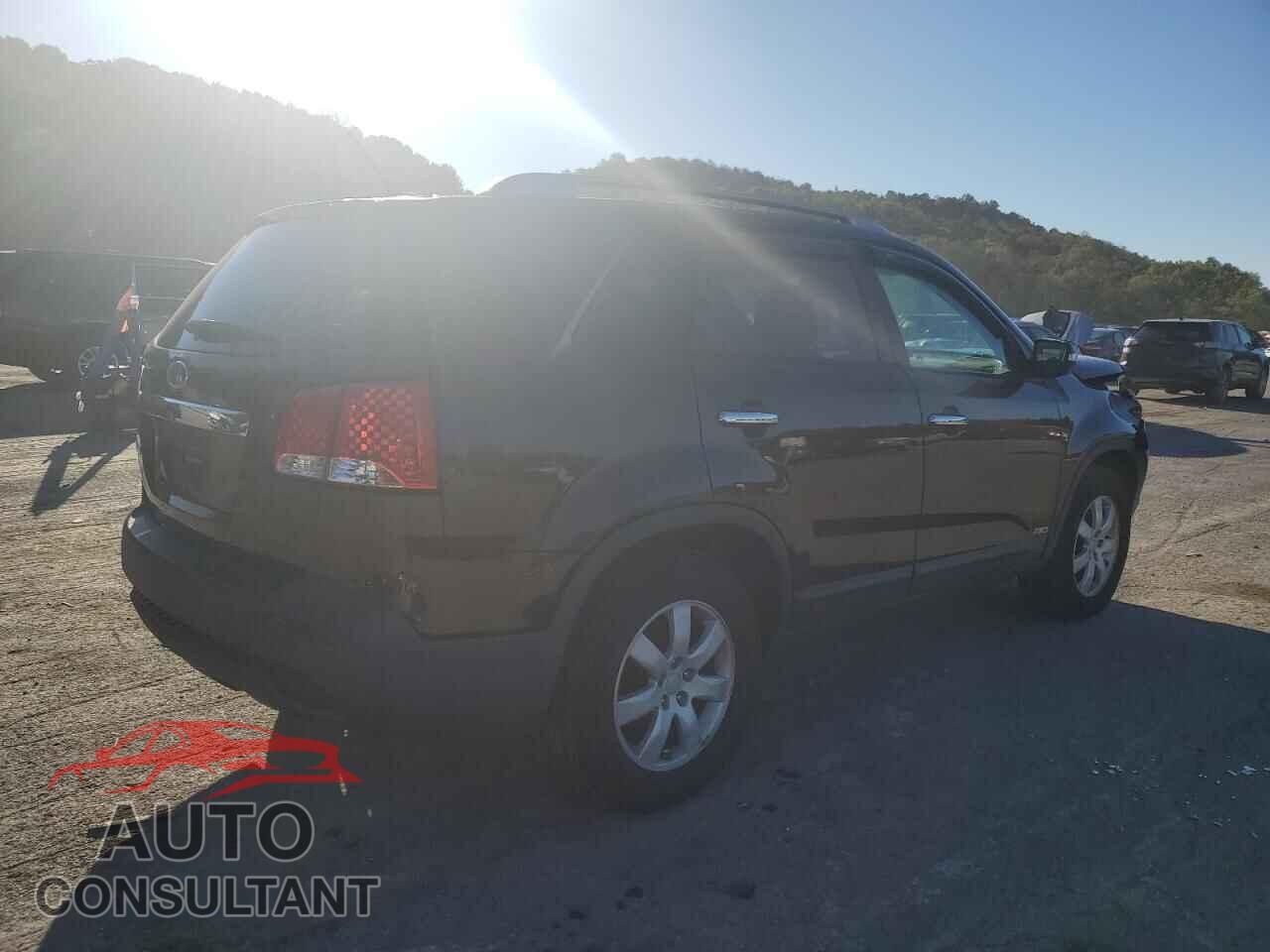 KIA SORENTO 2011 - 5XYKTCA19BG028241