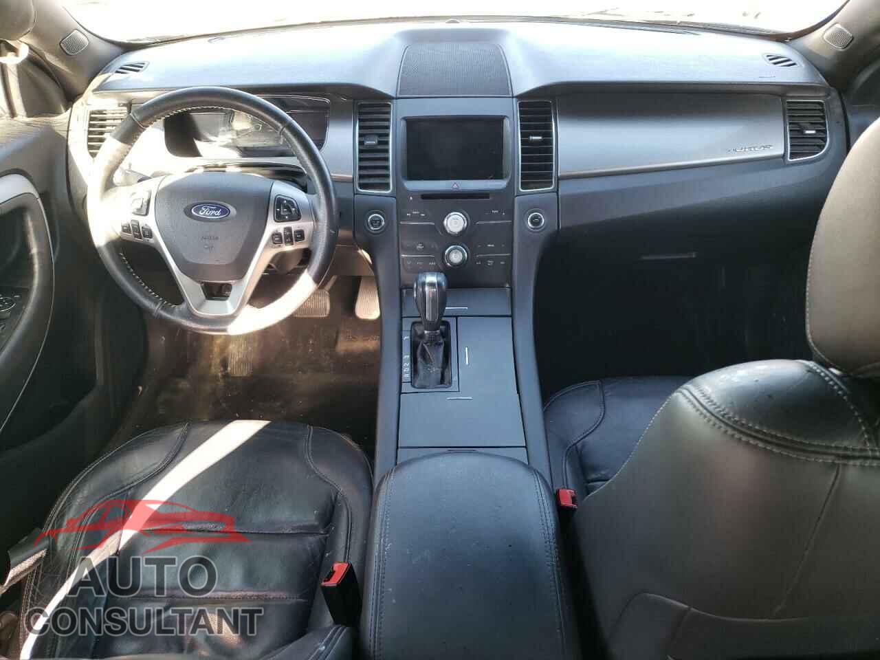 FORD TAURUS 2017 - 1FAHP2E82HG125731