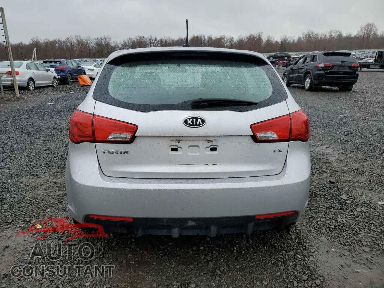 KIA FORTE 2011 - KNAFU5A22B5322685