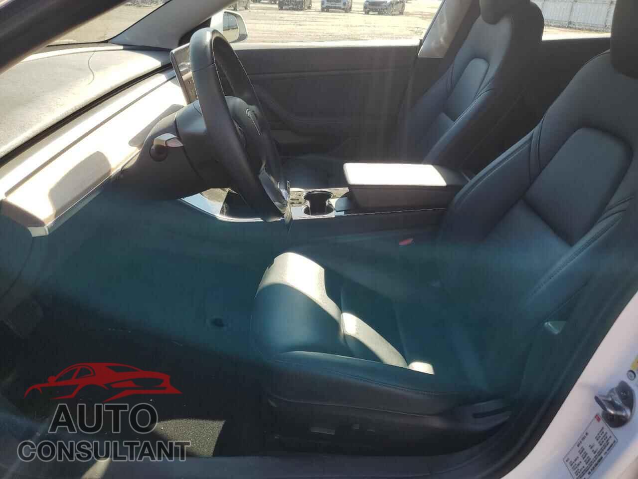TESLA MODEL 3 2018 - 5YJ3E1EB5JF085404