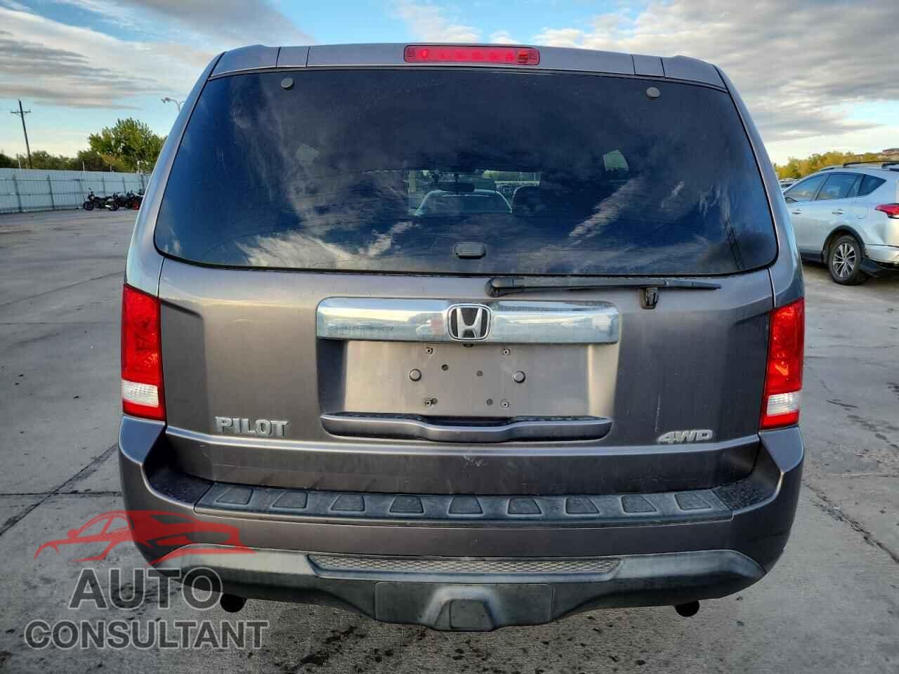 HONDA PILOT 2015 - 5FNYF4H25FB060218