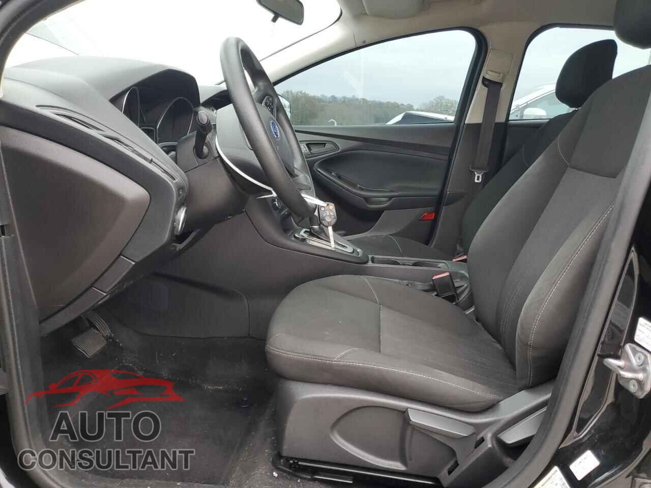 FORD FOCUS 2015 - 1FADP3E20FL264227