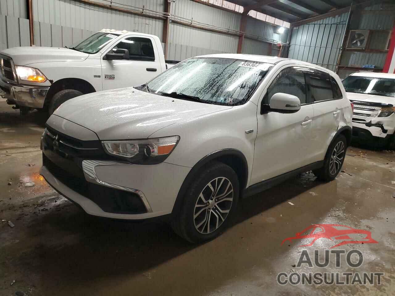 MITSUBISHI OUTLANDER 2018 - JA4AR3AU7JU016794