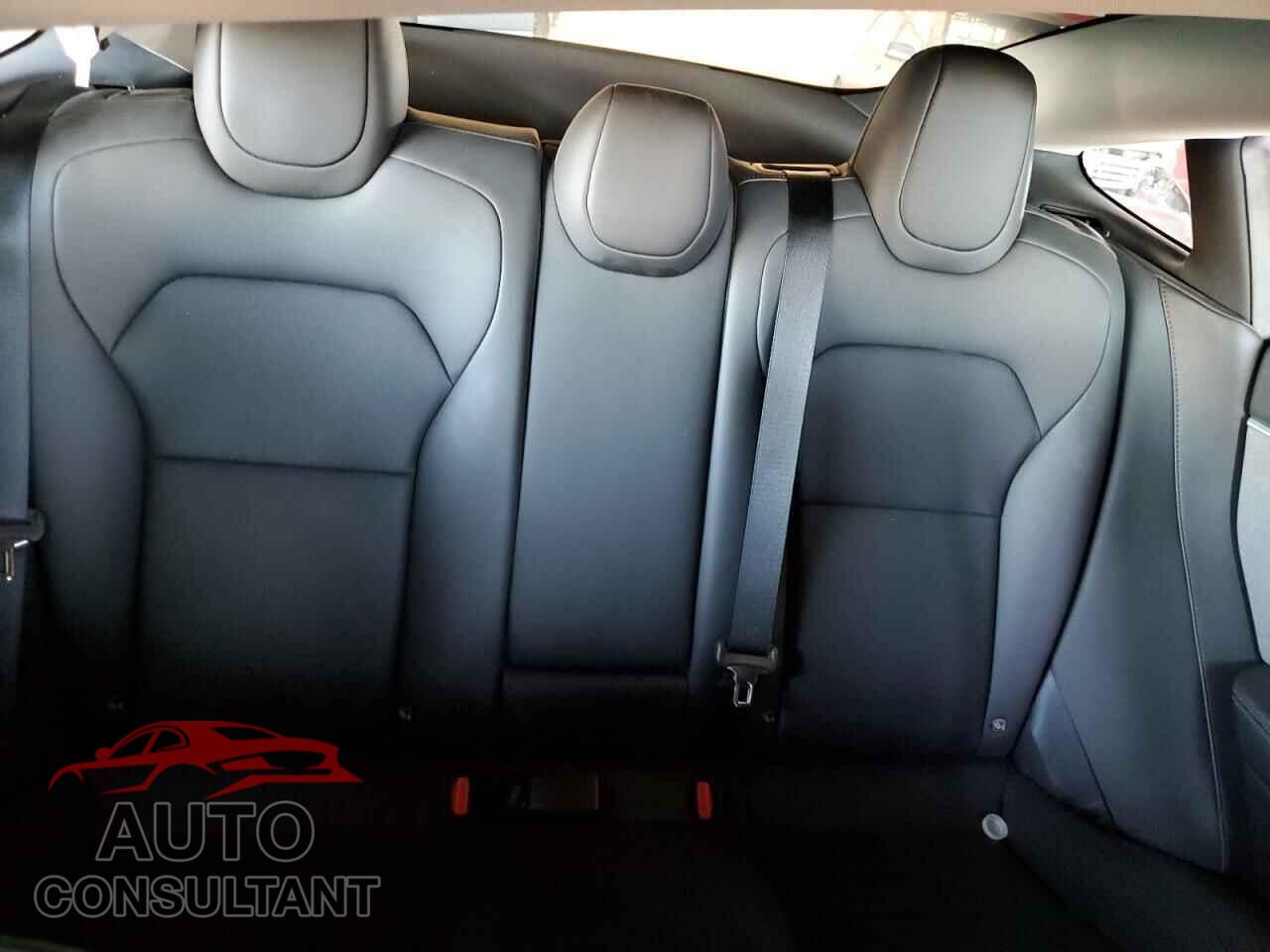 TESLA MODEL 3 2024 - 5YJ3E1EA9RF735645