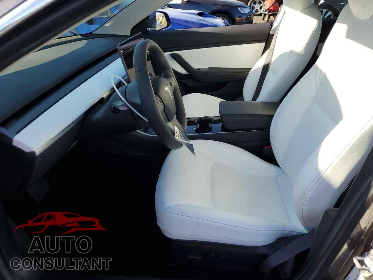 TESLA MODEL 3 2019 - 5YJ3E1EA7KF543033