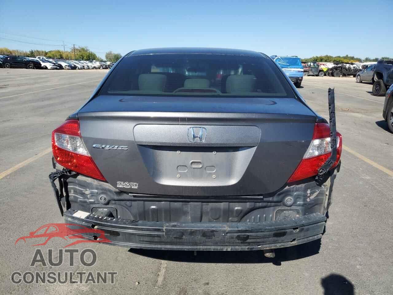 HONDA CIVIC 2012 - 2HGFB2F52CH584132