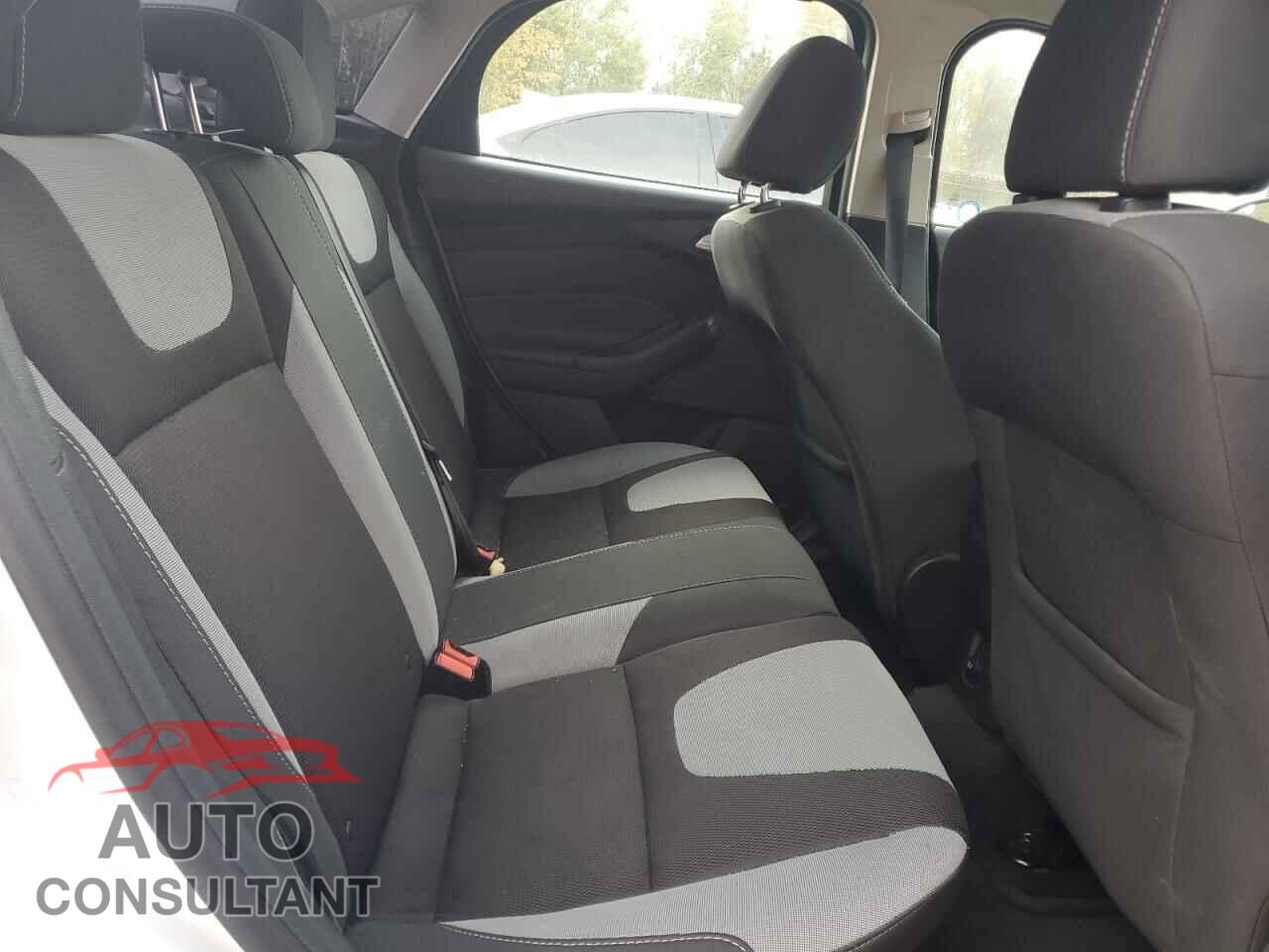 FORD FOCUS 2014 - 1FADP3F22EL401293