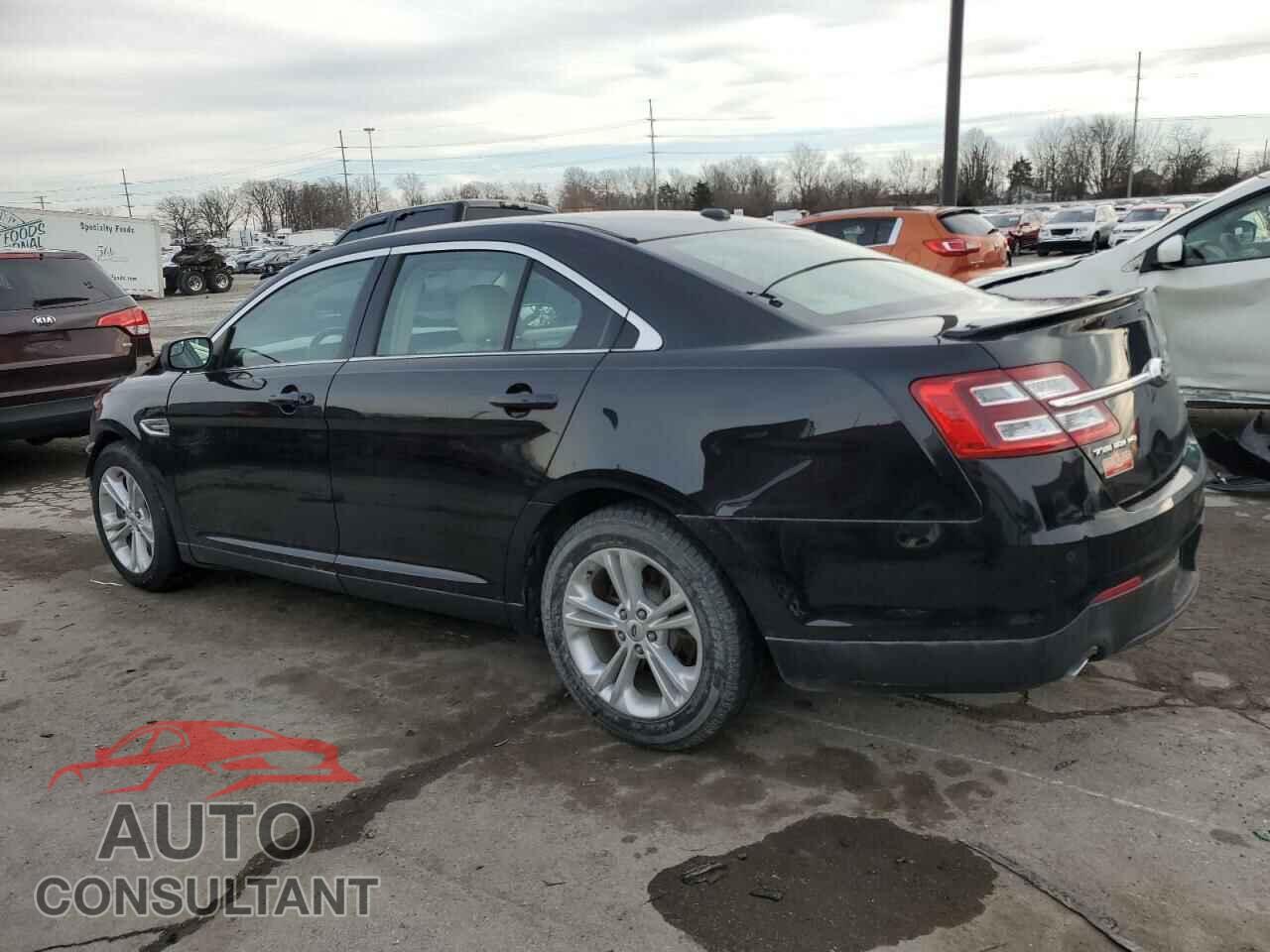 FORD TAURUS 2018 - 1FAHP2E84JG113571