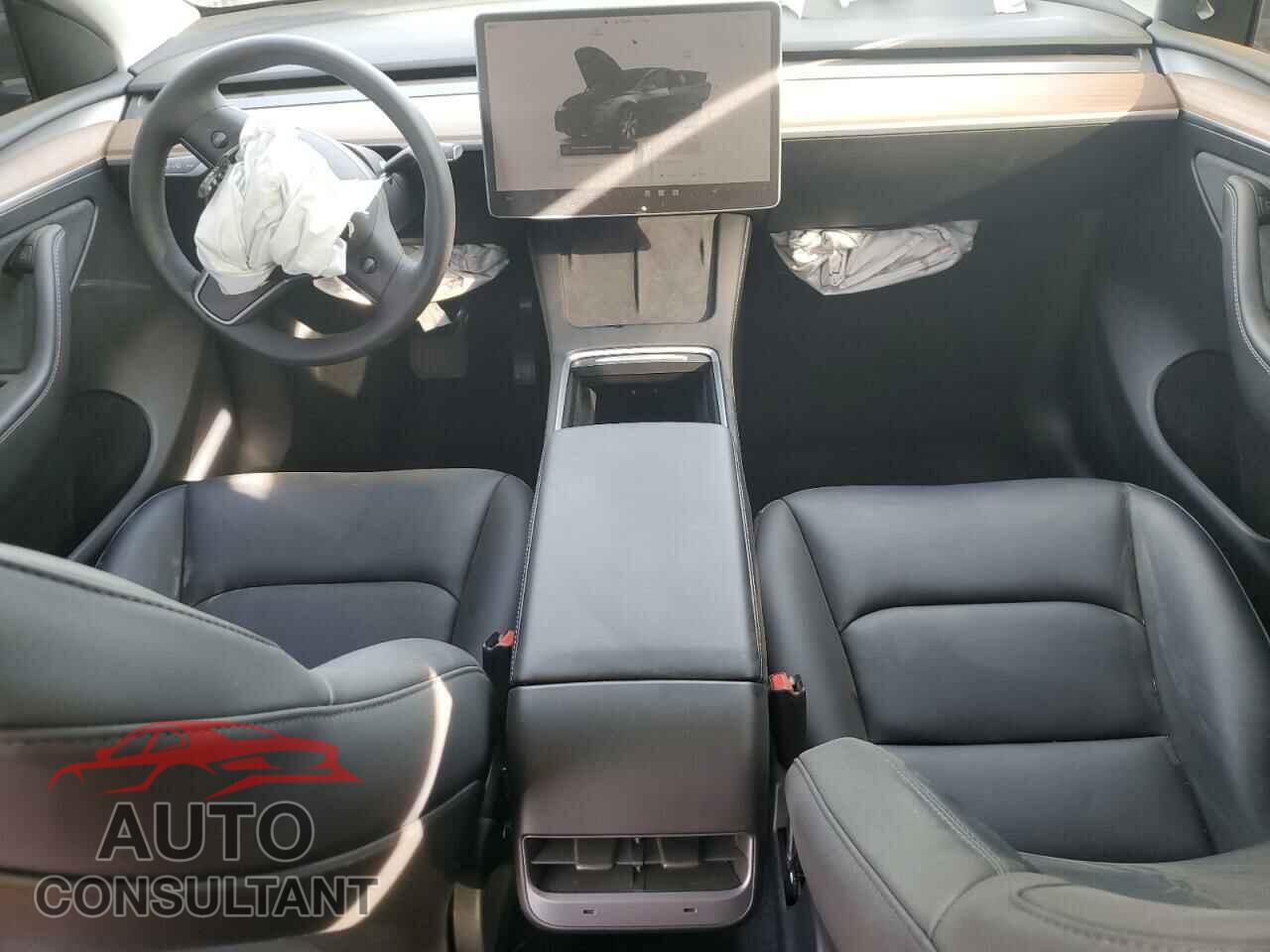 TESLA MODEL Y 2024 - 7SAYGDED2RF056105