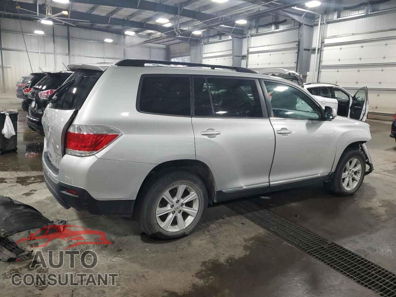 TOYOTA HIGHLANDER 2013 - 5TDBK3EH8DS229418