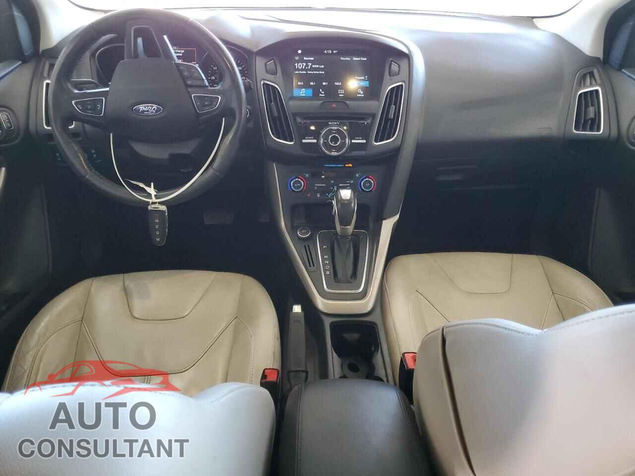 FORD FOCUS 2016 - 1FADP3N26GL302478