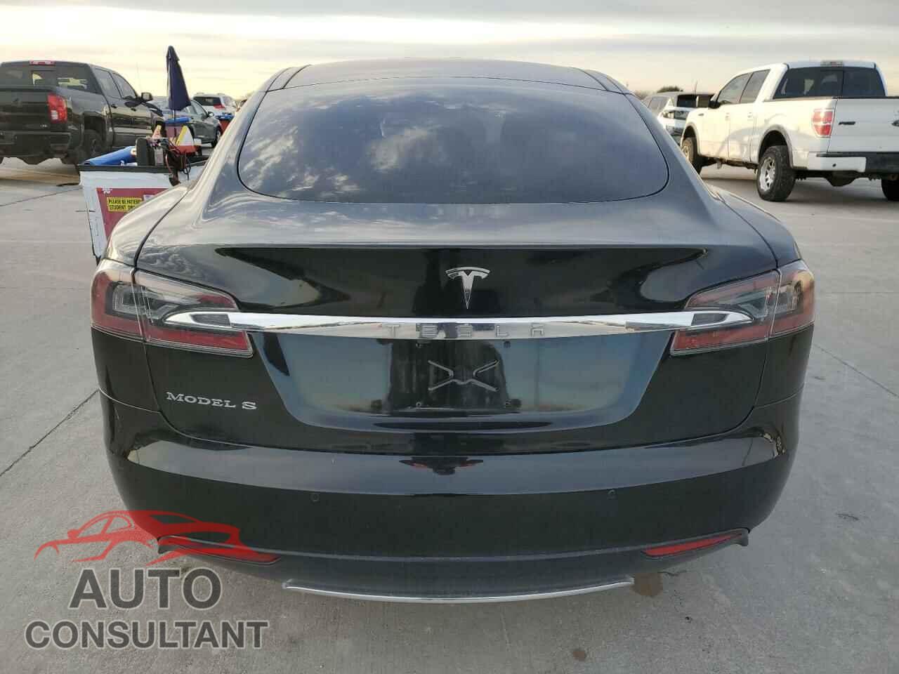 TESLA MODEL S 2016 - 5YJSA1E14GF133904