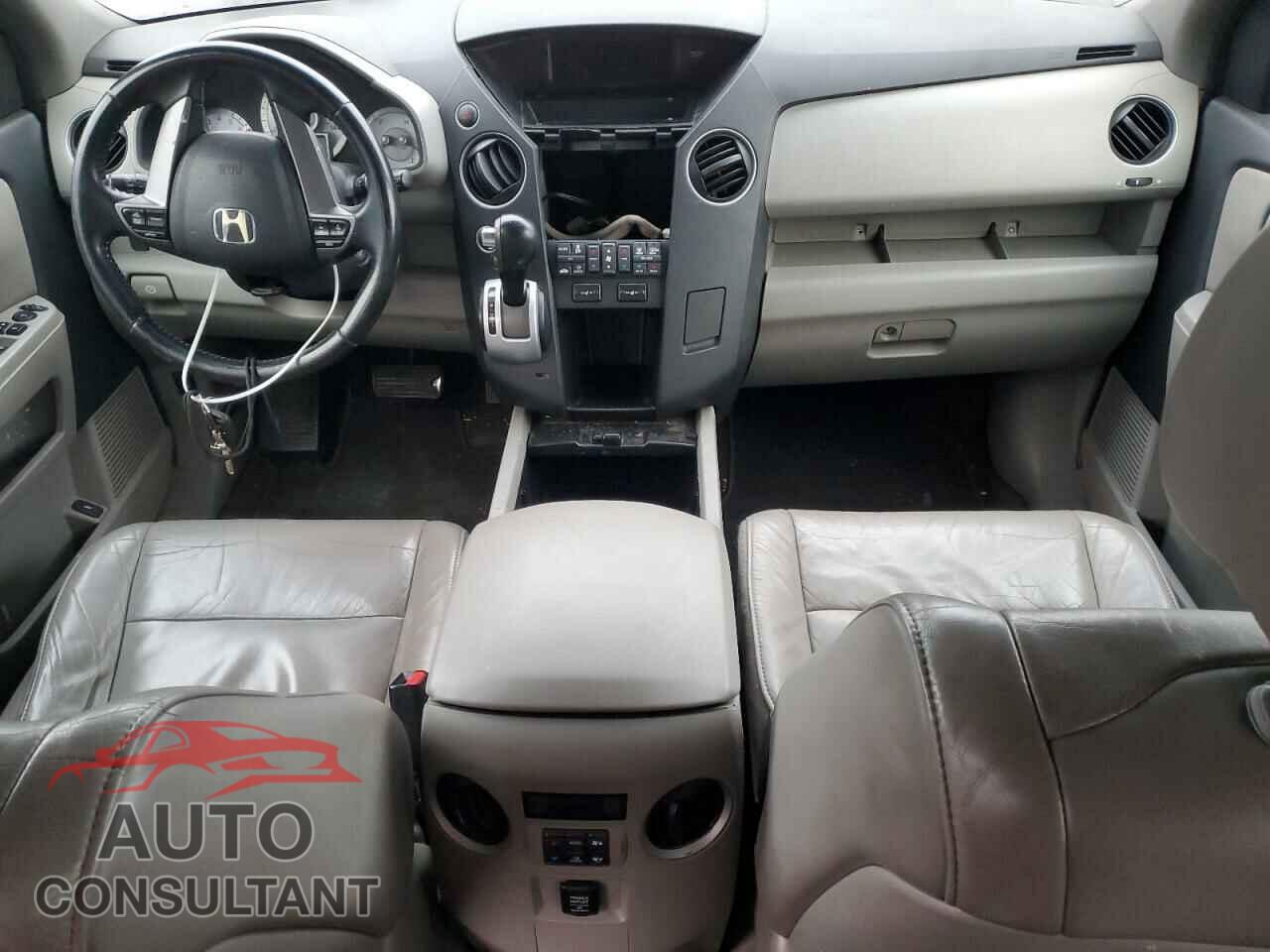 HONDA PILOT 2011 - 5FNYF4H56BB085875