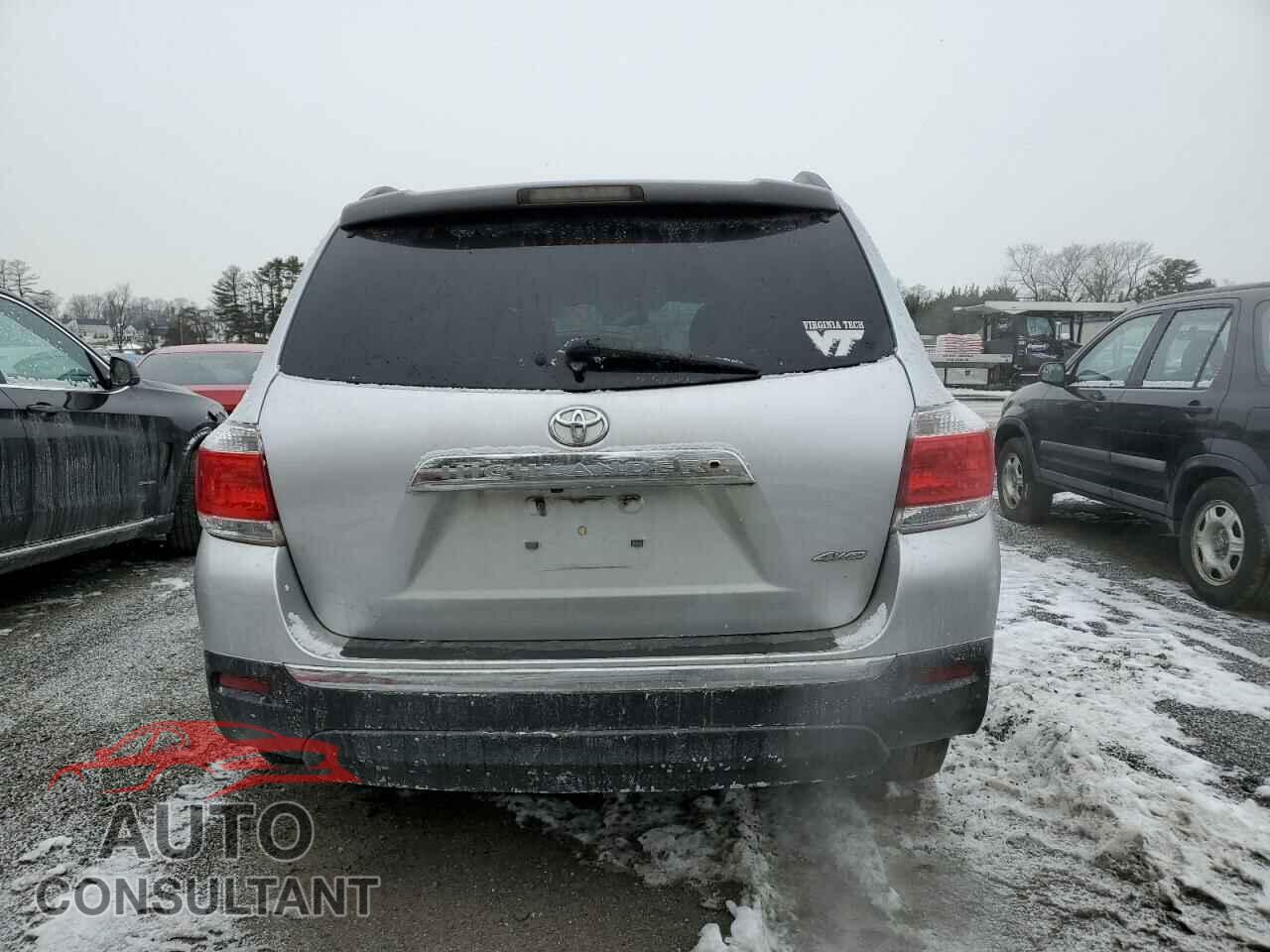 TOYOTA HIGHLANDER 2011 - 5TDBK3EH4BS067378