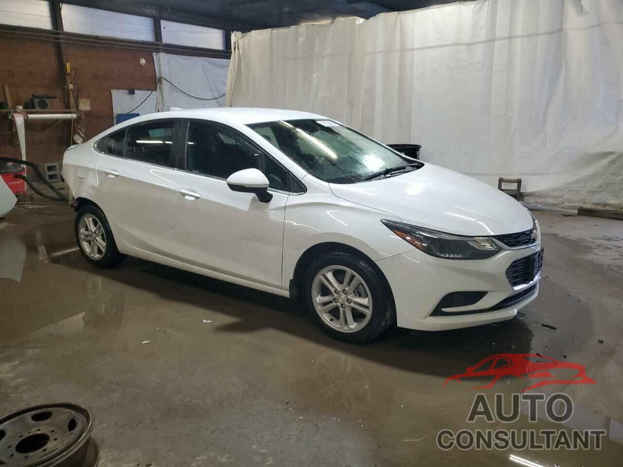 CHEVROLET CRUZE 2018 - 1G1BE5SM9J7220973