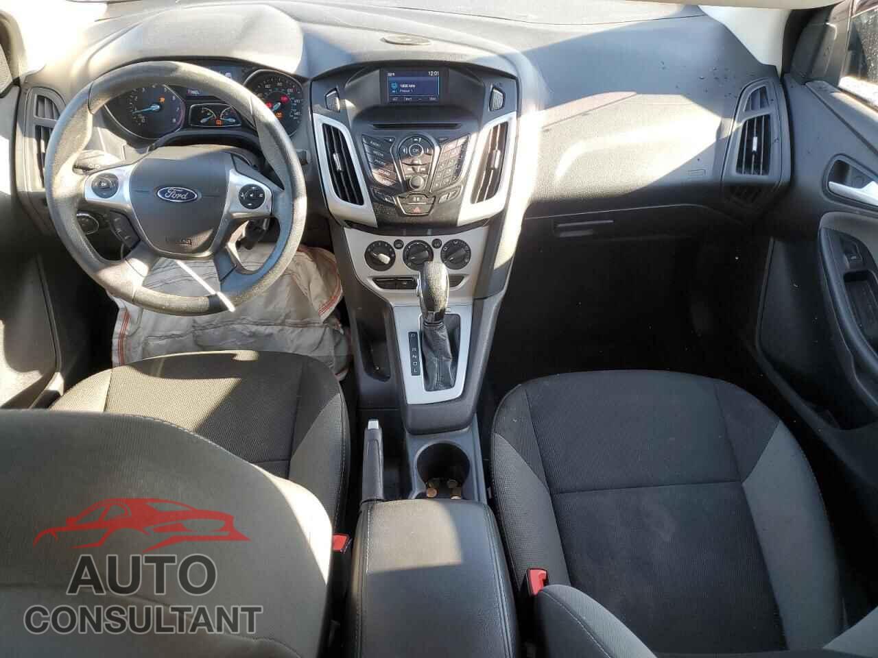 FORD FOCUS 2014 - 1FADP3F27EL270748