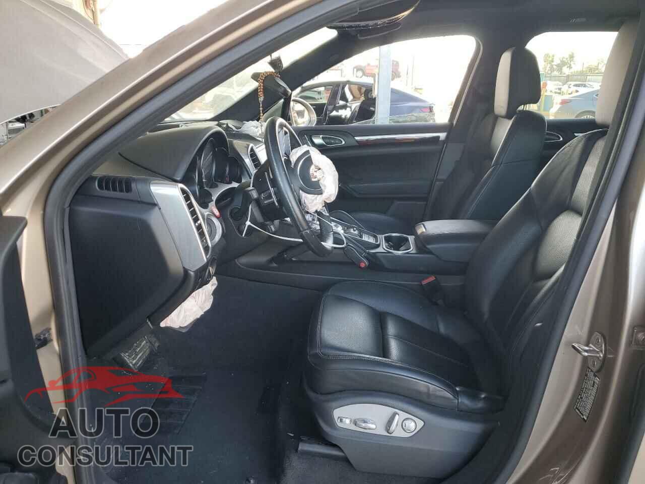 PORSCHE CAYENNE 2016 - WP1AA2A26GKA10073