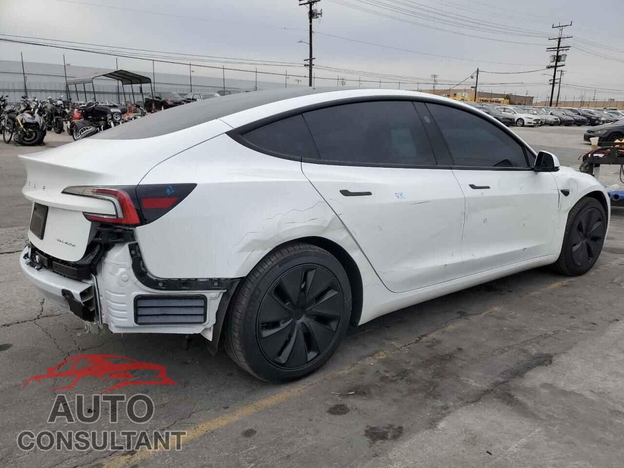 TESLA MODEL 3 2024 - 5YJ3E1EB9RF772610