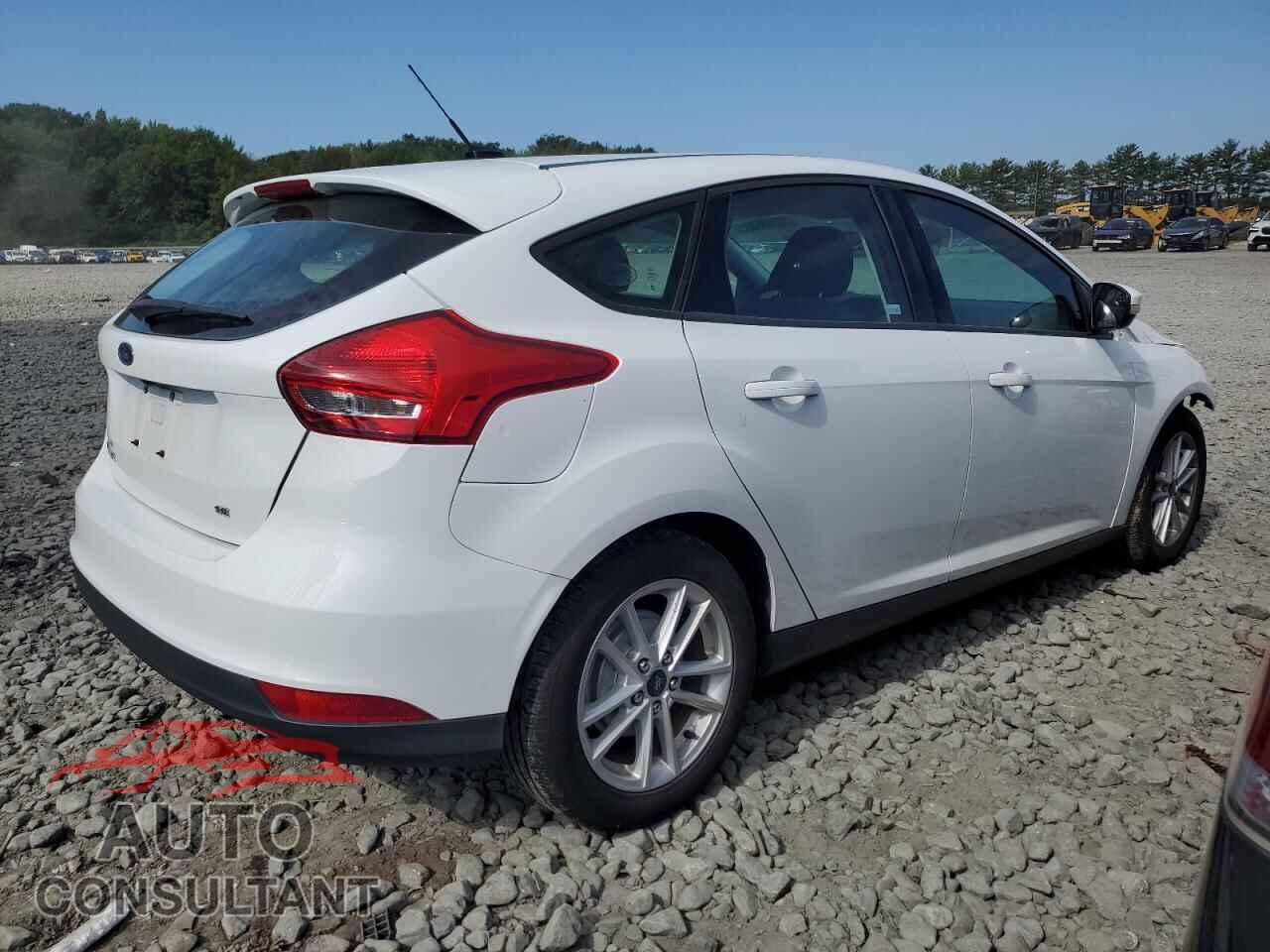 FORD FOCUS 2017 - 1FADP3K22HL285877