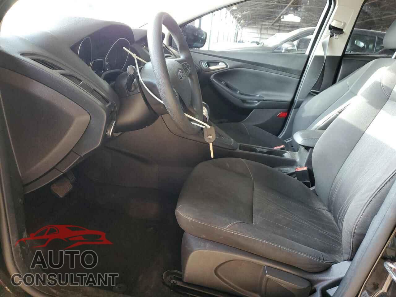 FORD FOCUS 2015 - 1FADP3F29FL256478
