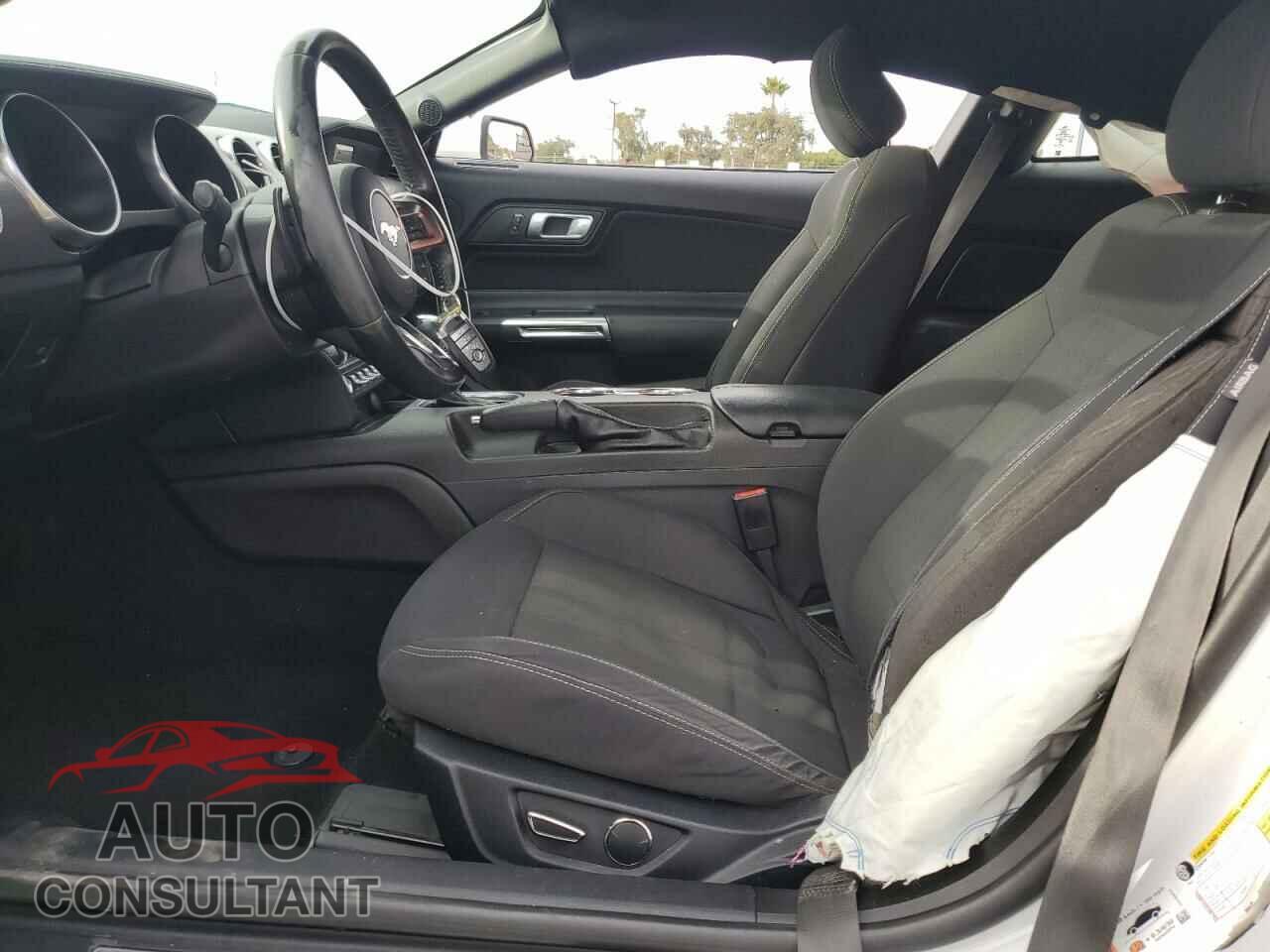 FORD MUSTANG 2019 - 1FA6P8CF8K5158098