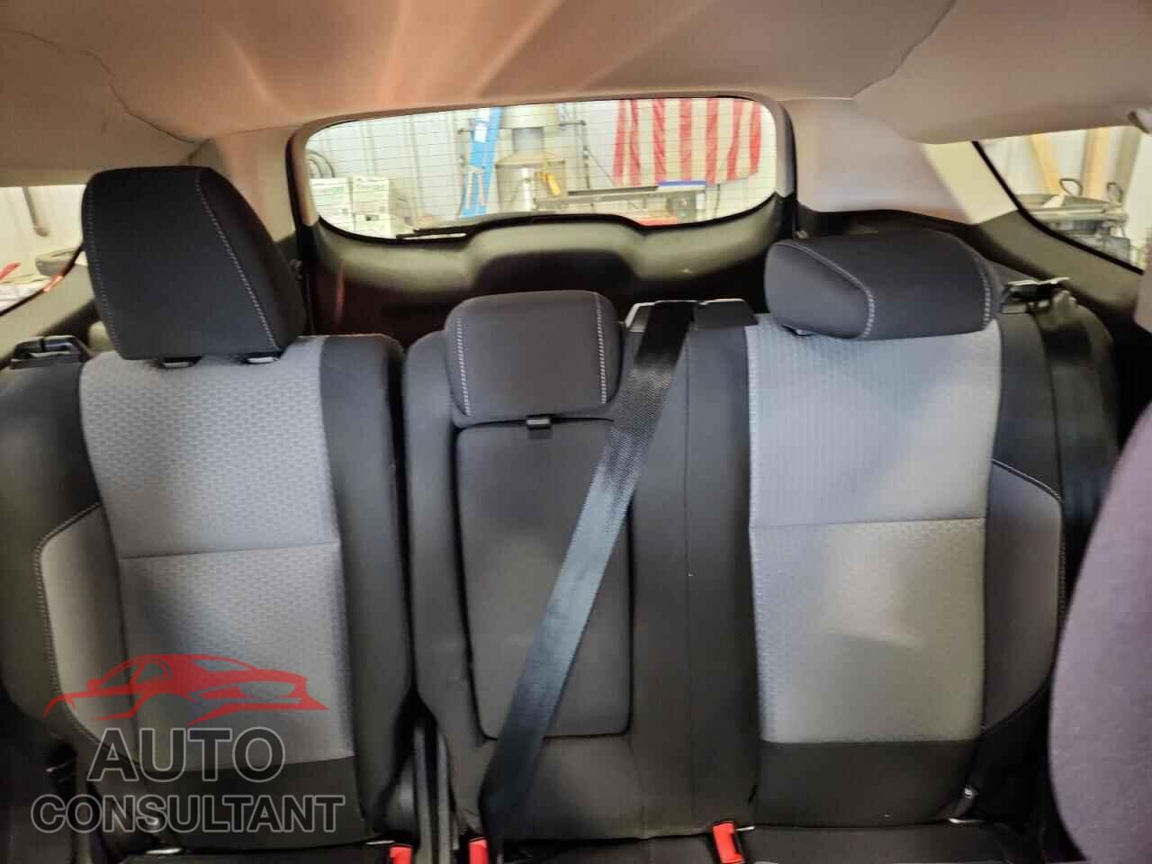 FORD ESCAPE 2017 - 1FMCU9GD7HUC21075