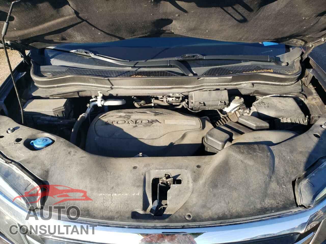 HONDA PILOT 2017 - 5FNYF6H94HB016884