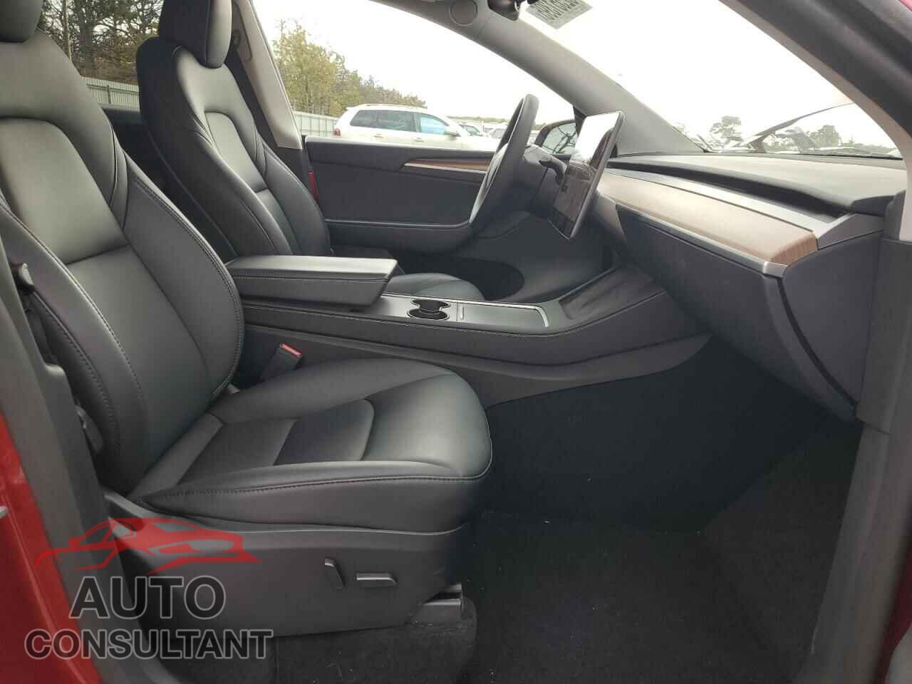 TESLA MODEL Y 2024 - 7SAYGAEEXRF018760