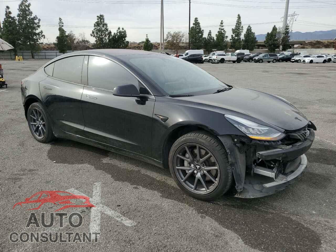 TESLA MODEL 3 2018 - 5YJ3E1EA6JF018771