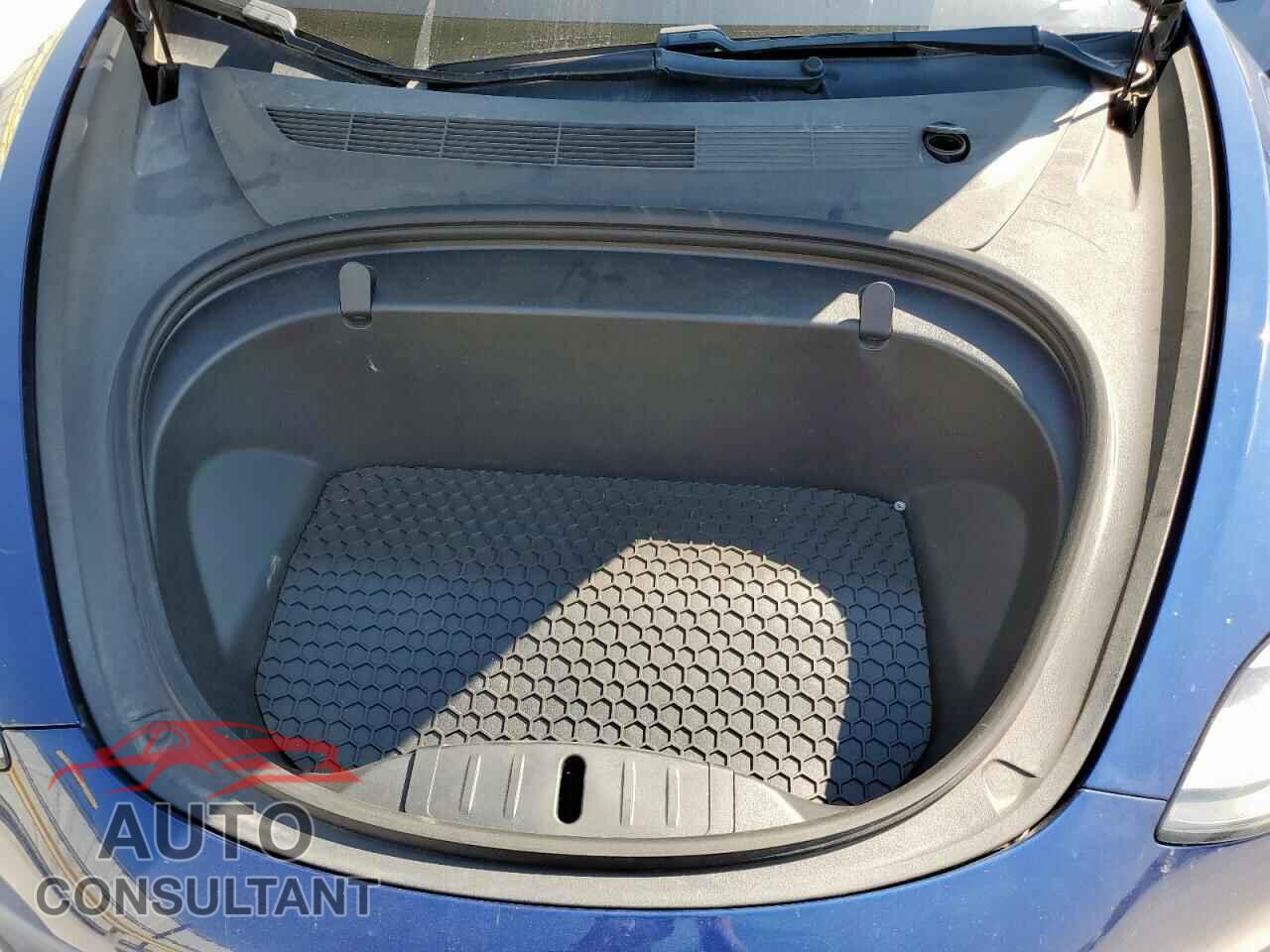 TESLA MODEL 3 2018 - 5YJ3E1EA4JF118318