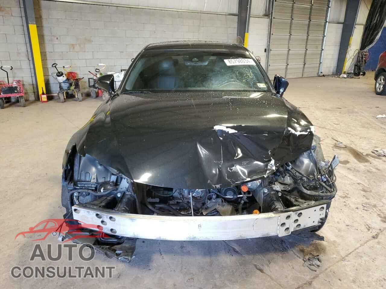 LEXUS IS 2018 - JTHC81D2XJ5031055