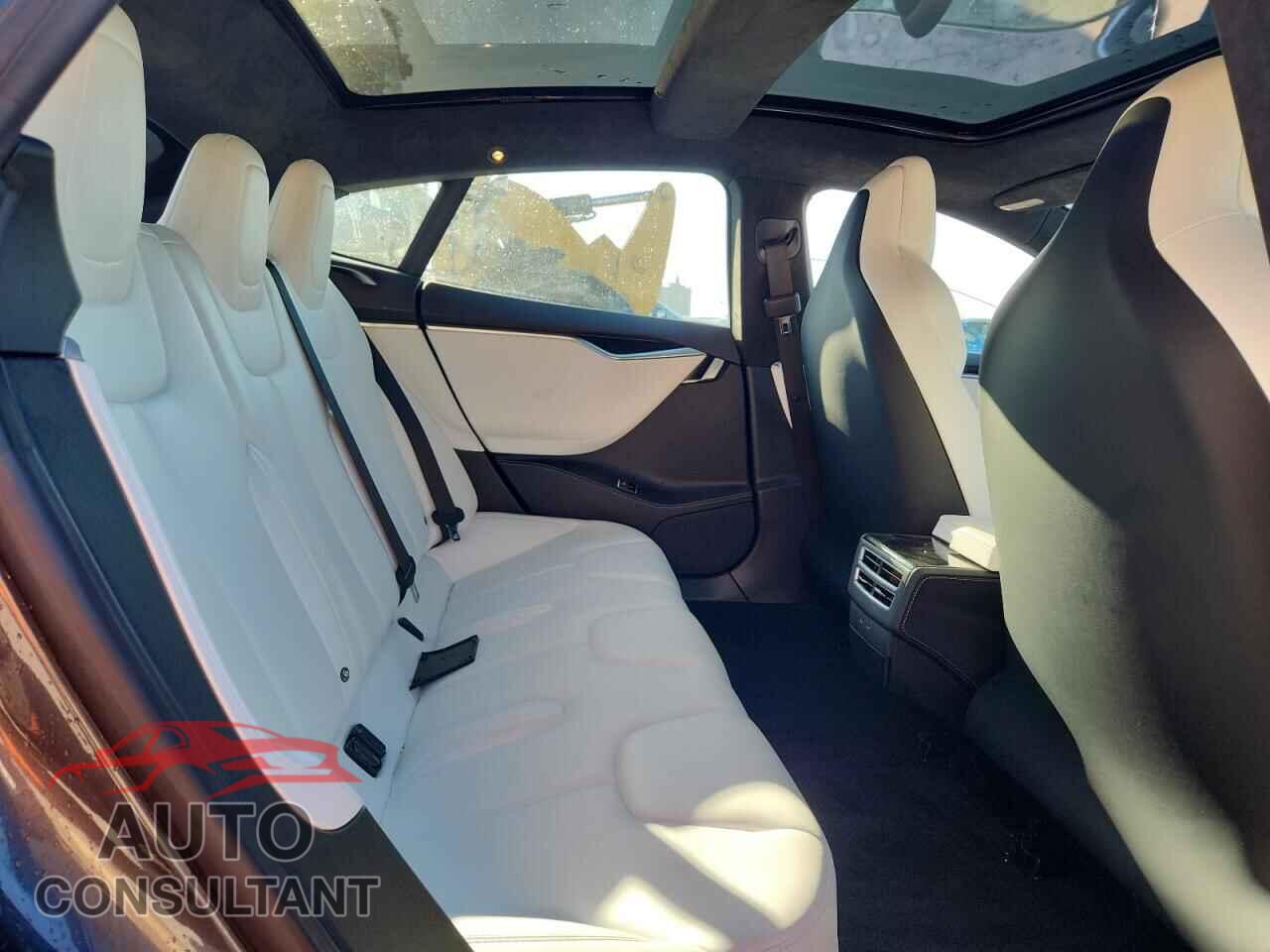 TESLA MODEL S 2017 - 5YJSA1E21HF204504
