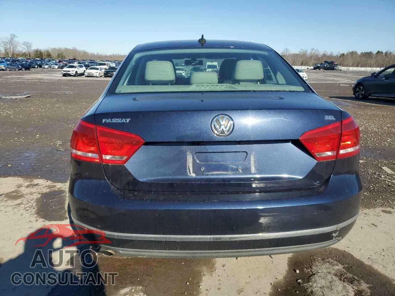 VOLKSWAGEN PASSAT 2012 - 1VWCH7A33CC032304