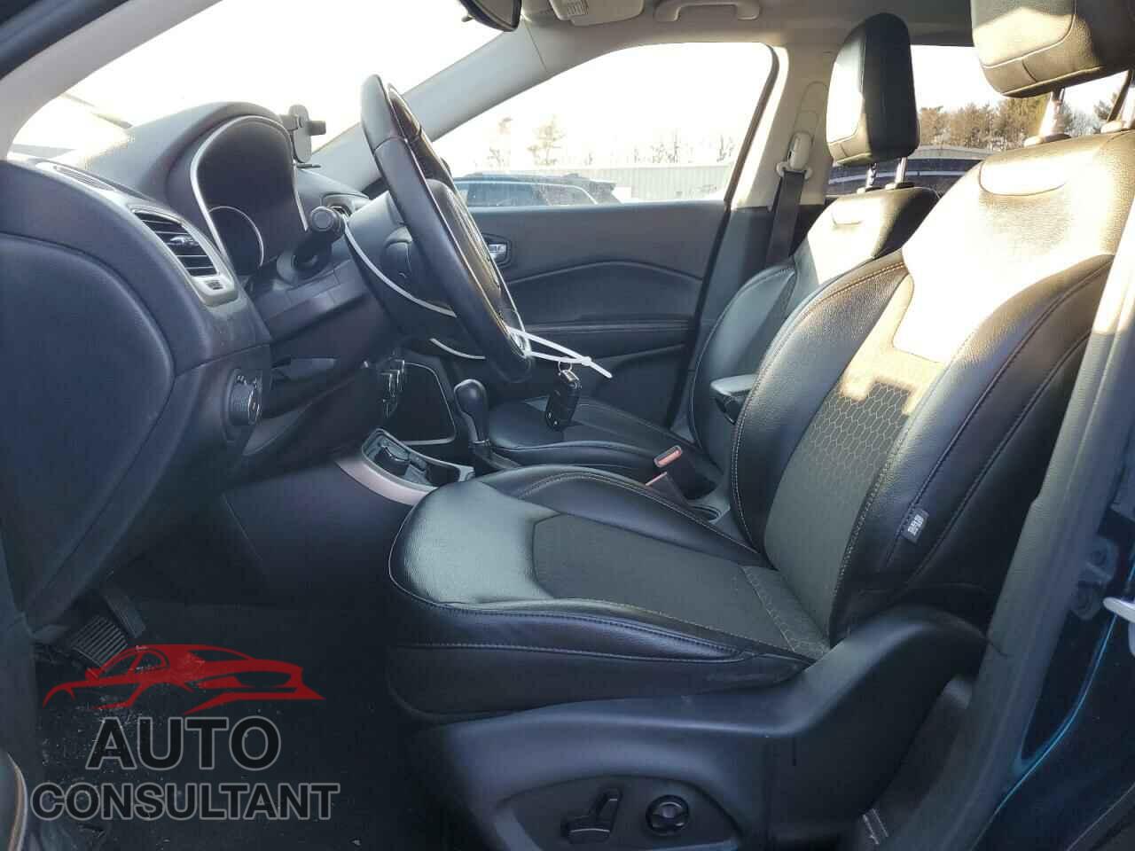 JEEP COMPASS 2018 - 3C4NJDBB8JT201223